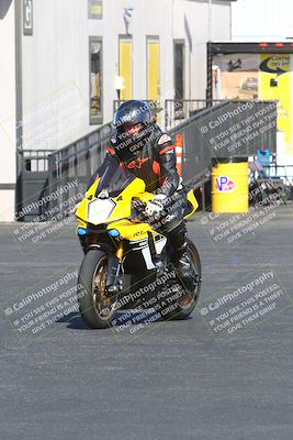 media/Apr-10-2022-SoCal Trackdays (Sun) [[f104b12566]]/Around the Pits/